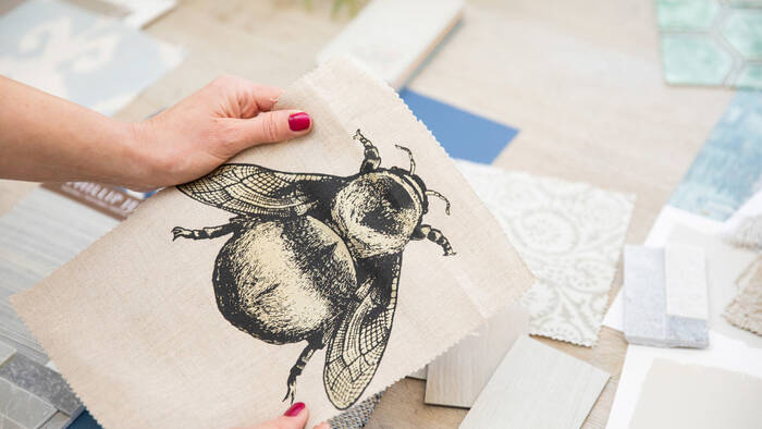 STUDIO BEE WALLPAPER